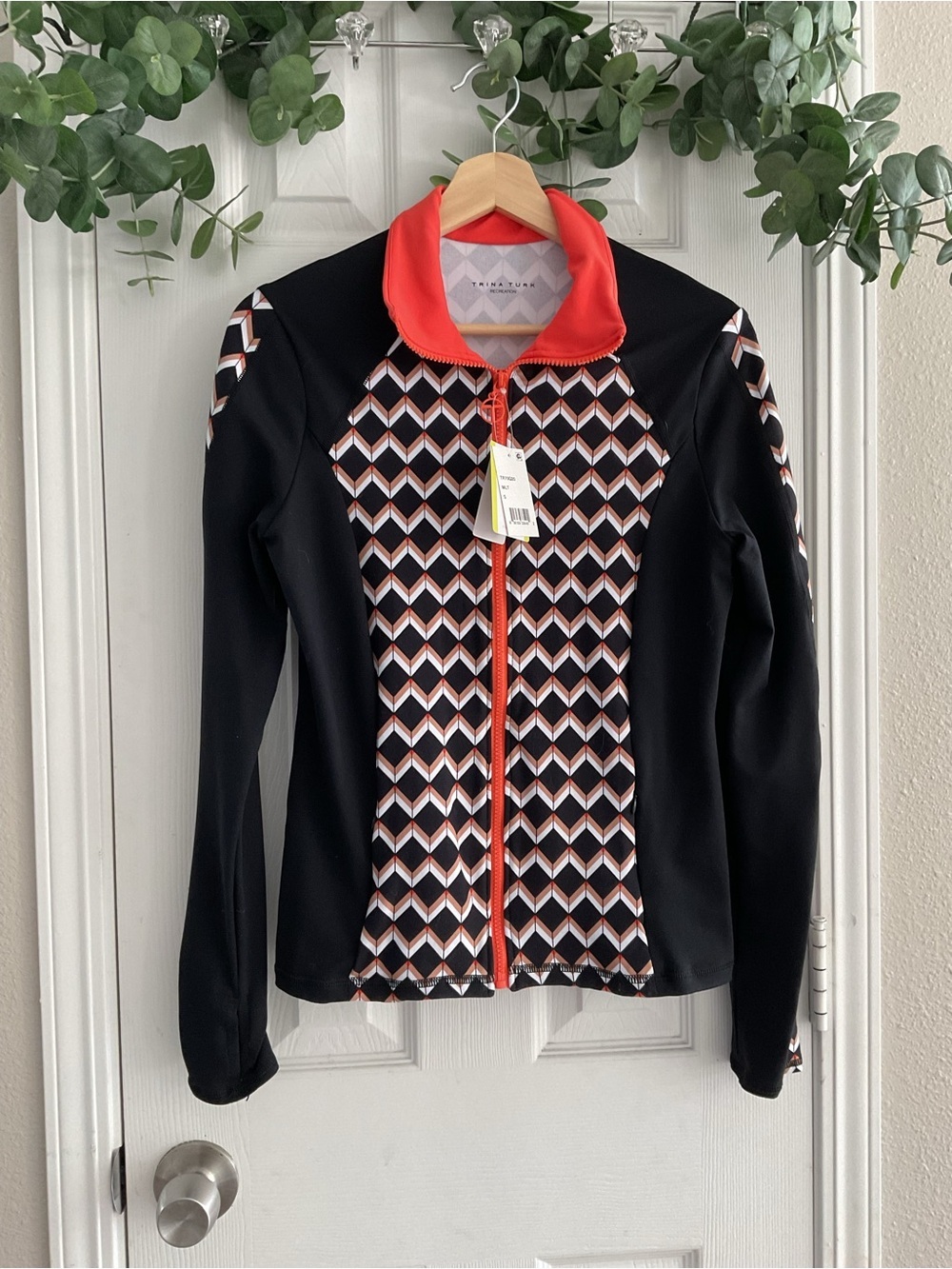 TRINA TURK RECREATION Women's Black and Red Geometric Zip Jacket - Picture 2 of 9